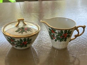 1950s Ucagco Holly Berry Luster Gold Gilt Japan Creamer and Sugar Set - Picture 1 of 2