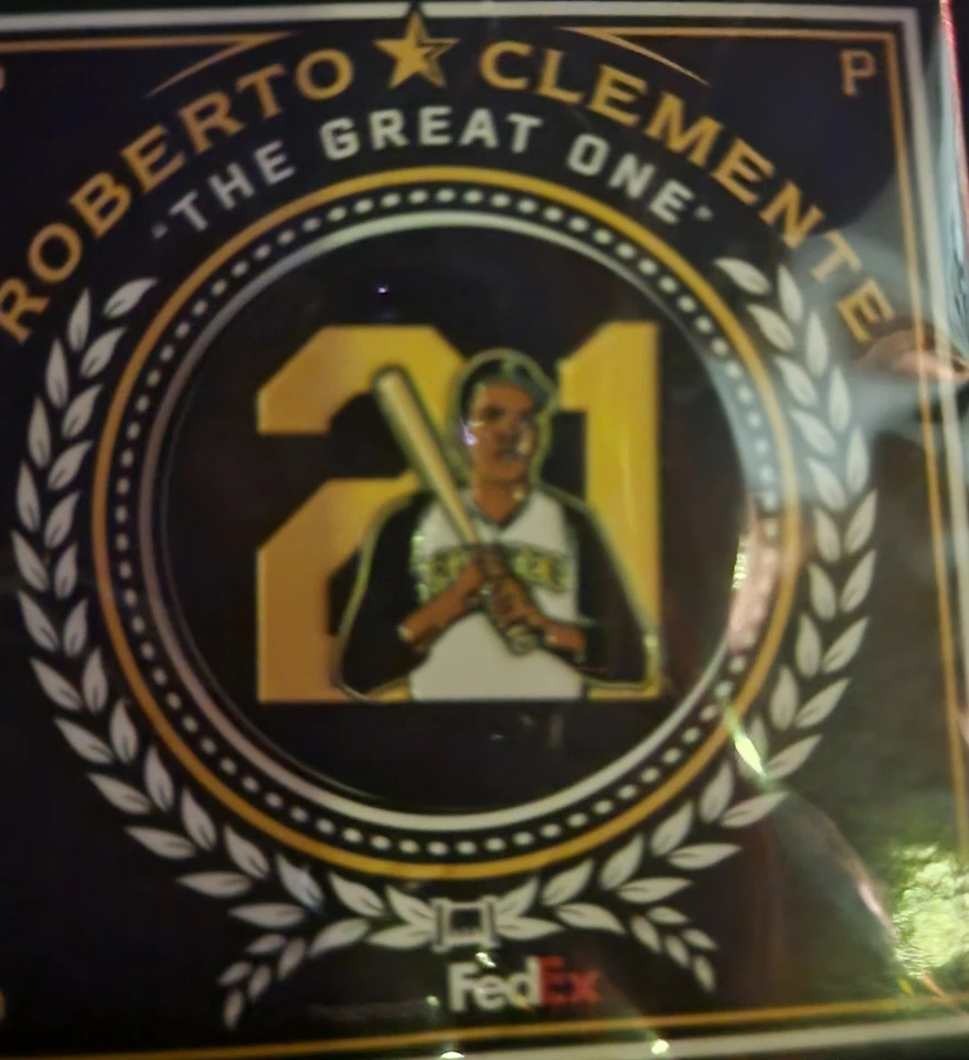 New Roberto Clemente Pittsburgh Pirates Commemorative Pin SGA 9/15/25 - Image 1 of 1