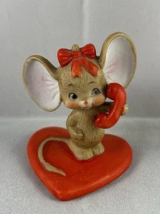Vintage Lefton Mouse with Telephone on Red Valentines Heart - Bild 1 von 7