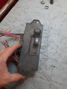 2004-2008 Chrysler Pacifica Right Front Power Window Lock Switch 04685982 - Picture 1 of 3