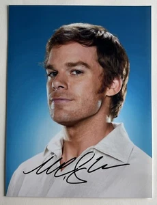 MICHAEL C. HALL - originale firmato - "DEXTER" FOTO GRANDE autografo 20 x 27 cm - Foto 1 di 2