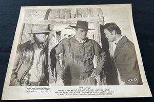 THE ALAMO-JOHN WAYNE -original B/W STUDIO STILL - 8x10- 1960- RICHARD WIDMARK - Picture 1 of 1