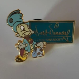 WDCC Pin Walt Disney Classic Collection 2008 Pinocchio, Jiminy Cricket - Picture 1 of 1