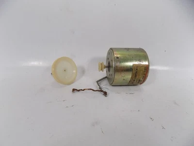 Mitsumi / UN-NUMBERED w PULLEY WHEELS / DC / Micro Motor - Image 1 of 4