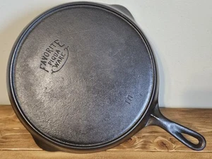 Vintage Favorite Piqua Ware Smiley Logo No 10 Cast Iron Skillet - Picture 1 of 17