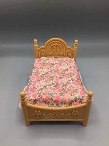 Vtg 2000 Fisher Price Loving Family Poster Bed Dollhouse Floral Blanket Mattel - Picture 1 of 5