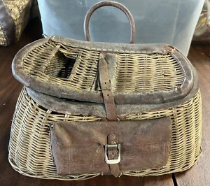 Vintage Wicker Fishing Creel Basket from estate - Picture 1 of 18