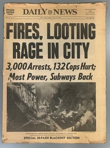 Daily News NYC Blackout 15 de julio de 1977 - Incendios, saqueo, cubierta de la Estatua de la Libertad - Imagen 1 de 2