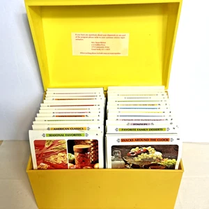 Vintage 1971 Betty Crocker Kochen Rezept Karte Bibliothek gelbe Box Organizer Backen - Bild 1 von 7