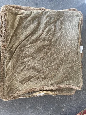 Capas de travesseiro de veludo para ferragens de restauração franja de rolagem bronzeada e verde (conjunto de 3) - Imagem 1 de 4