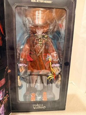 Novo - Heróis de ação reais MAD HATTER boneco brinquedo Medicom Alice no País das Maravilhas - Imagem 1 de 4
