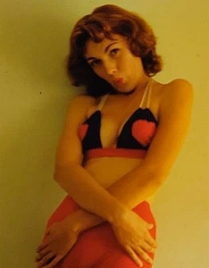 Orig. Seltener HASE YEAGER Käsekuchen roter Rand 35mm Dia Foto Kräuter Flatow 1950er - Bild 1 von 4