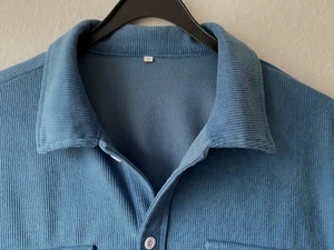 Neue ungetragene Feincord-Hemdjacke in Blau , Größe S/M - Bild 1 von 5
