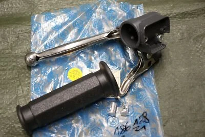original Lenker Griff Armatur links NOS 186188 Piaggio Si 25 50 Leva Freno SX - Bild 1 von 4