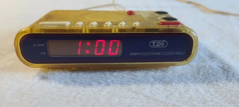 Vintage Tozai Clear Alarm Clock Radio 2233T Cover
