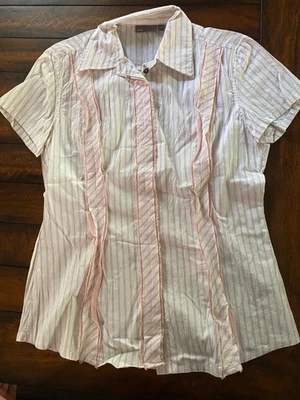 blusa blanca rosa con rayas y volantes de mexx con botones talla M Foto 1 de 3