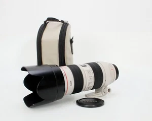 Canon EF 70-200mm f/2.8L IS USM Lens - Picture 1 of 20