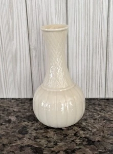 Belleek Bud Vase 6th Green Mark 1965-1980 Irish Ireland  Porcelain 6.25” - Picture 1 of 6