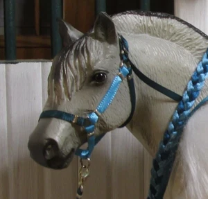Jaapi SR halter & lead rope, fits Breyer Snow Day Pony, for Christmas - Picture 1 of 1