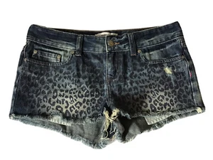 NEU OHNE ETIKETT - PINK VICTORIAS SECRET DENIM SHORT, AUSGEFRANSTER SAUM, GR. 2, BLAU, LEOPARDENMUSTER VORNE - Bild 1 von 8