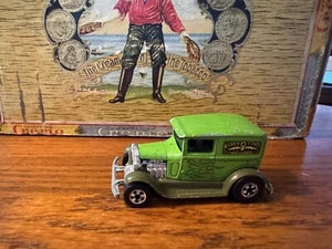 Camión de reparto Hot Wheels Early Times Ford 1977 verde, moldura plateada, Hong Kong - Imagen 1 de 11