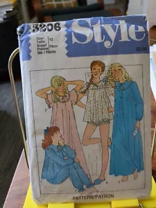 Rare Style 3206 girls nightdress PJ's baby dolls sz 12 UNCUT - Picture 1 of 2