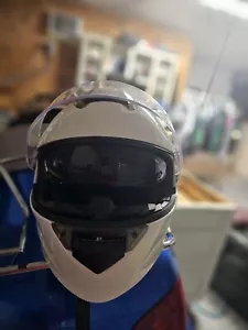 Motorcycle White Helmet - Picture 1 of 7