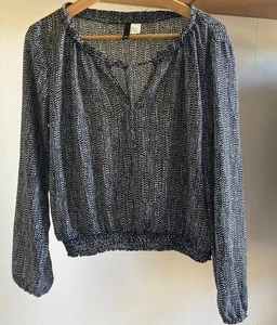 H & M Blouse Black and White with ruffle sleeves - Never Worn Size 12 - Picture 1 of 3