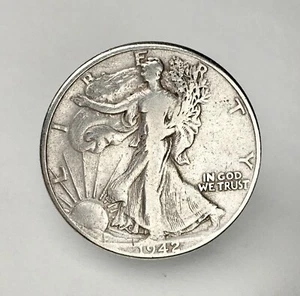 1942 Walking Liberty Half Dollar 90% Silver US Mint Coin #82 - Picture 1 of 3