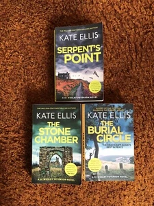 Kate Ellis. The Burial Circle. The Stone Chamber. Serpents Point. - Foto 1 di 2