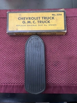 Nuevo de Lote Antiguo 1953-1957 Chevrolet y GMC Camioneta Acelerador Pedal de Gas Goma Foto 1 de 4