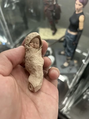 Hot Toys MMS478 Baby Luke 1/6 scale - Image 1 of 3