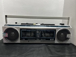 Radio d'epoca General Electric cassetta AM/FM modello Boombox 3-6210A leggi descrizione - Foto 1 di 23