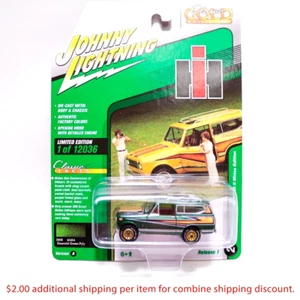 Johnny Lightning 1979 Intl Scout II Midas Diecast Metal Model Car "Classic Gold" - Imagen 1 de 5