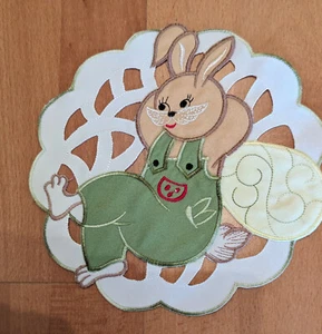 Osterdeckchen Kleine Ostertischdecke Weiß gedeckter Tisch Ostern - Bild 1 von 3