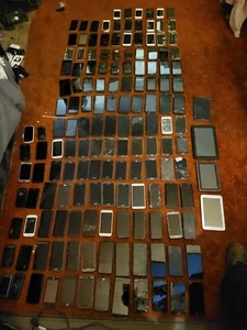 156 smartphones - Photo 1 sur 6