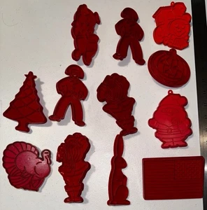 Lote de 12 cortadores de galletas de plástico rojo vintage vacaciones Pascua estilo Wilton - Imagen 1 de 6