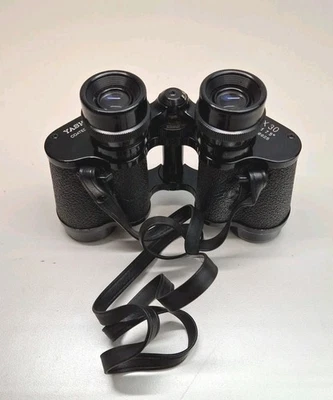 Vintage Yashica 8  x 30 Field 7.5 Degrees Binoculars with Original Case - Image 1 of 4