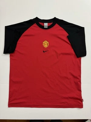 Camiseta de fútbol de entrenamiento vintage del Manchester United de los años 2000 NIKE Foto 1 de 4
