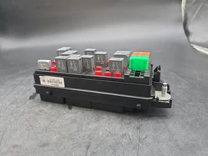 2000-2005 CADILLAC DEVILLE FACTORY FUSE AND RELAY BLOCK BOX 15488484 BB Q3-341 - Bild 1 von 8