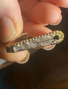 1 1/2 ZOLL VERSILBERTE KRAWATTENKLAMMER MIT SCHWARZEM BOWLINGKUGEL-DESIGN - Bild 1 von 13