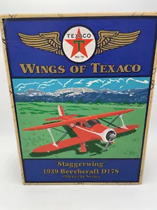 Ertl Wings Of Texaco Staggerwing 1939 Beechcraft D17S Diecast Modell 2004 rot - Bild 1 von 5