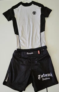 TATAMI SCHWARZE HOCH GESCHNITTENE SHORTS UND RASHGUARD-KOMBINATION FÜR JIUJITSU MMA GRÖSSE HERREN M - Bild 1 von 11