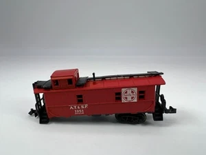 Trix #1951 N Scale ATSF Santa Fe Caboose Good Condition Missing Truck - Picture 1 of 6
