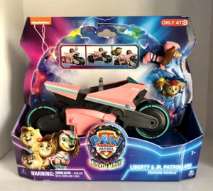 Esclusivo set veicolo giocattolo Paw Patrol The Mighty Movie Liberty & Patroller Poms - Foto 1 di 9