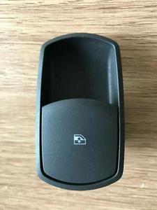 CORSA D PASSENGER DOOR WINDOW SWITCH PART No 13 189 333 RW - Picture 1 of 4