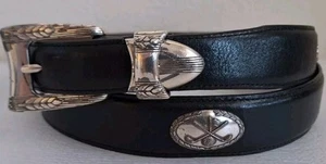 Cinturón de cuero negro de grano completo occidental vintage con medallas de golf plateadas hecho en EE. UU. - Imagen 1 de 11