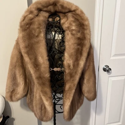 VTG Women’s Sable Fur Shoulder Wrap Stole Custom Made By Petersons For Von Maur - Image 1 of 4