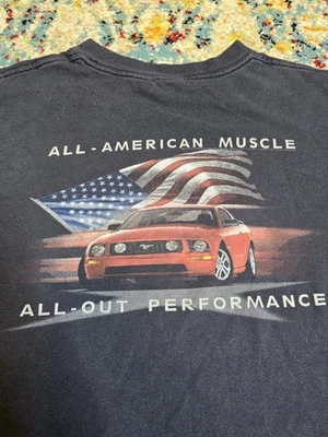 Camiseta De Colección Y2k Ford Mustang 5ta Generación Gráfica Azul Marino Talla Mediana  Foto 1 de 4