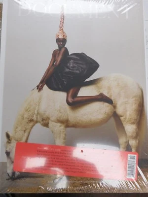 Document Magazine - Issue # 12 - Foto 1 de 4